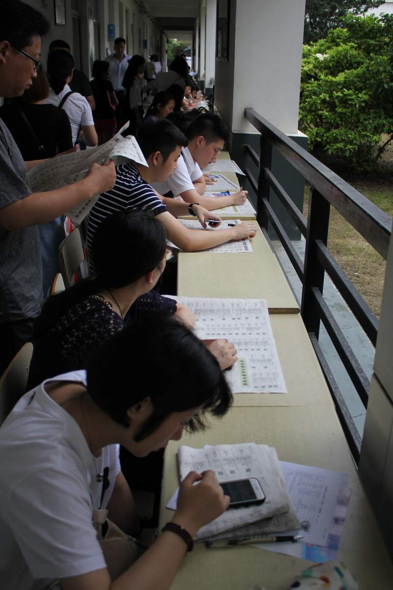 天公作美，2018太倉(cāng)夏季畢業(yè)生招聘會(huì)圓滿落幕，網(wǎng)上專場(chǎng)繼續(xù)